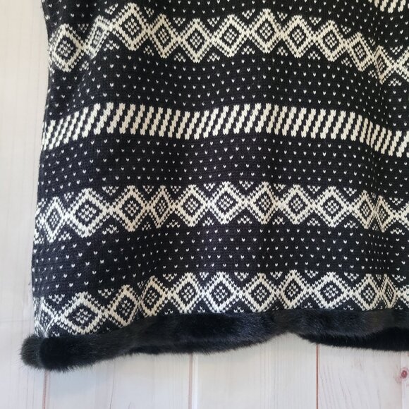 cj Banks Women’s Vest, 3X, Black/White/Faux Fur, Button Front, Winter, Snowflake - Picture 4 of 10